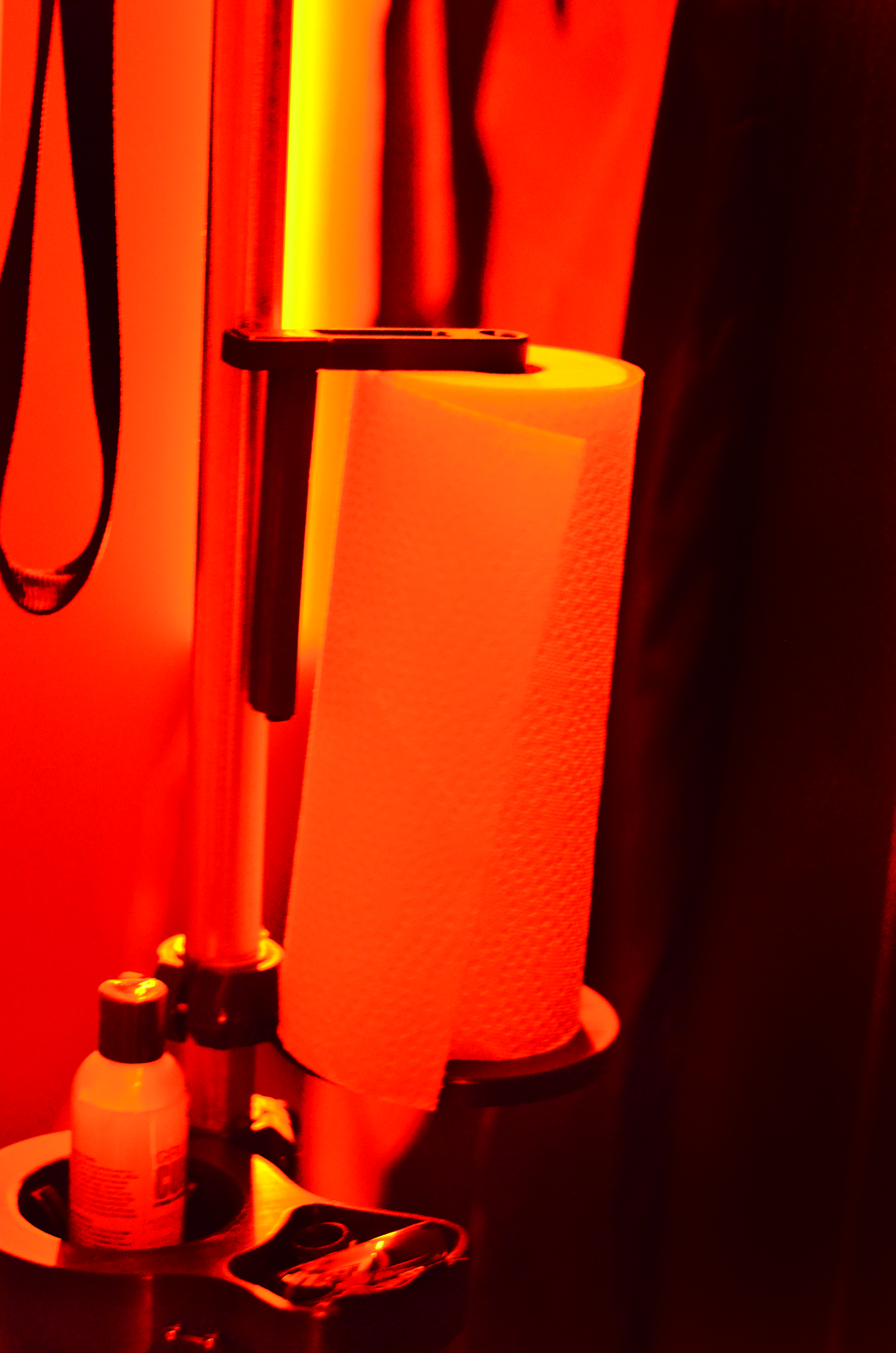 Sling Paper Towel Holder – One-Hand Tear